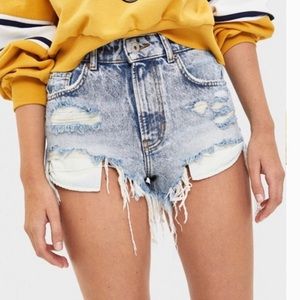 BERSHKA Shorts Denim Distressed High Waist Ripped